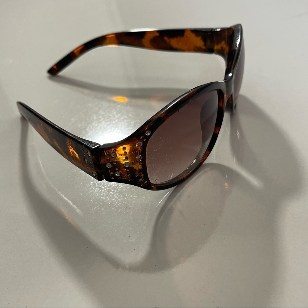 Early 2000’s Foster Grant Animal Print Sunglasses - Picture 5 of 5